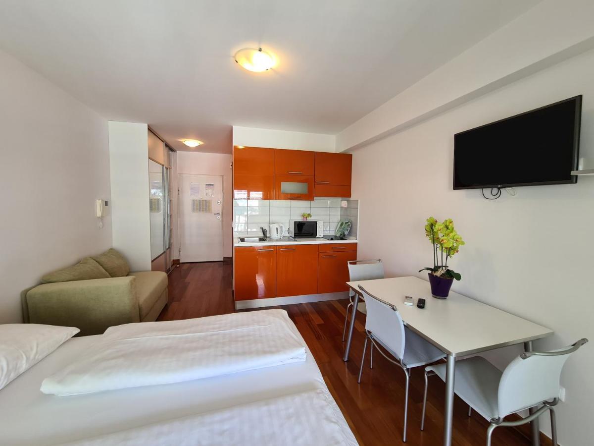 Apartments Veronika Makarska Exterior foto